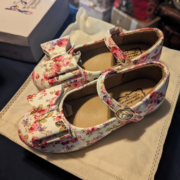 Pipperdoodles sz 3 Bow Shoes - Picture 4 of 5